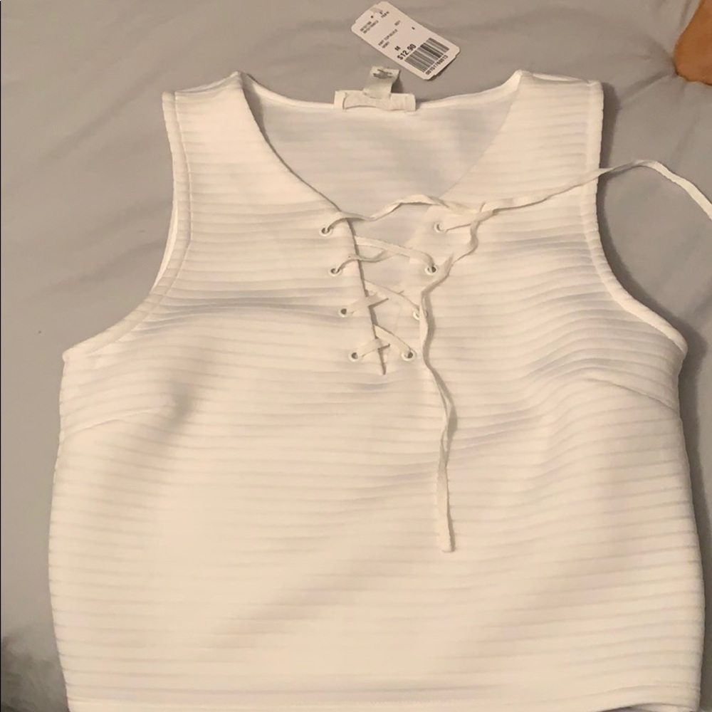 White tie up crop top